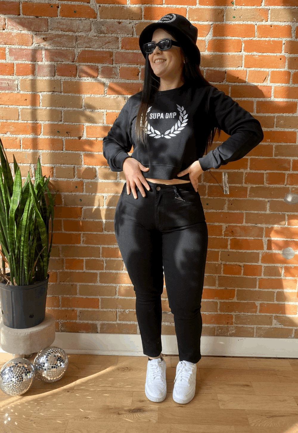 Women's Crop Embroidered Sweatshirt