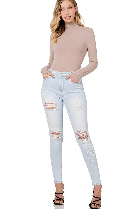Super Destroyed Light Wash Skinny Jean