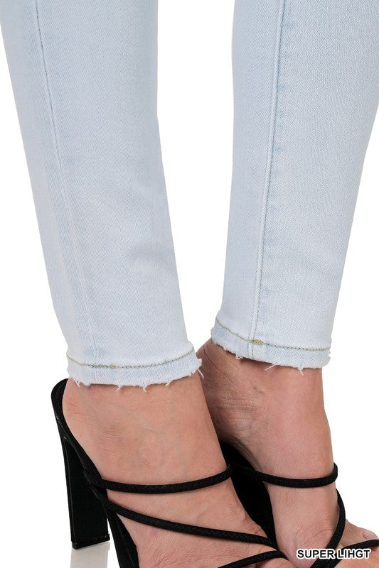 Super Destroyed Light Wash Skinny Jean