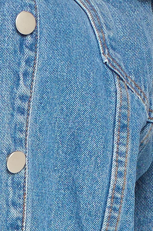 Curvy Cropped Denim Jacket